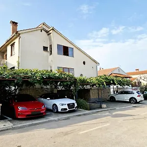 https://apartments-villa-mihaela.in-istria.net